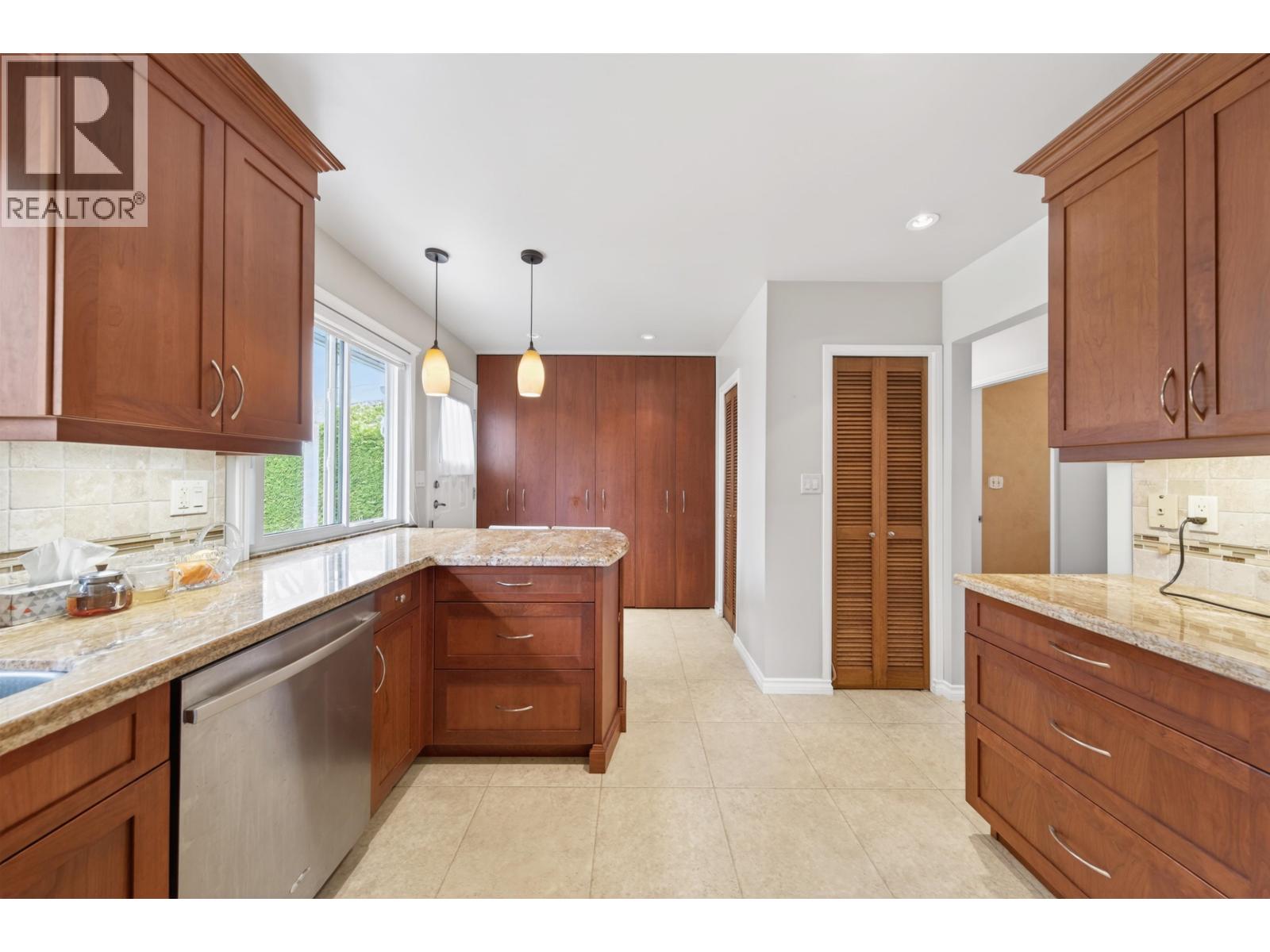 4713 46 Avenue, Delta, British Columbia  V4K 1N2 - Photo 5 - R3112315