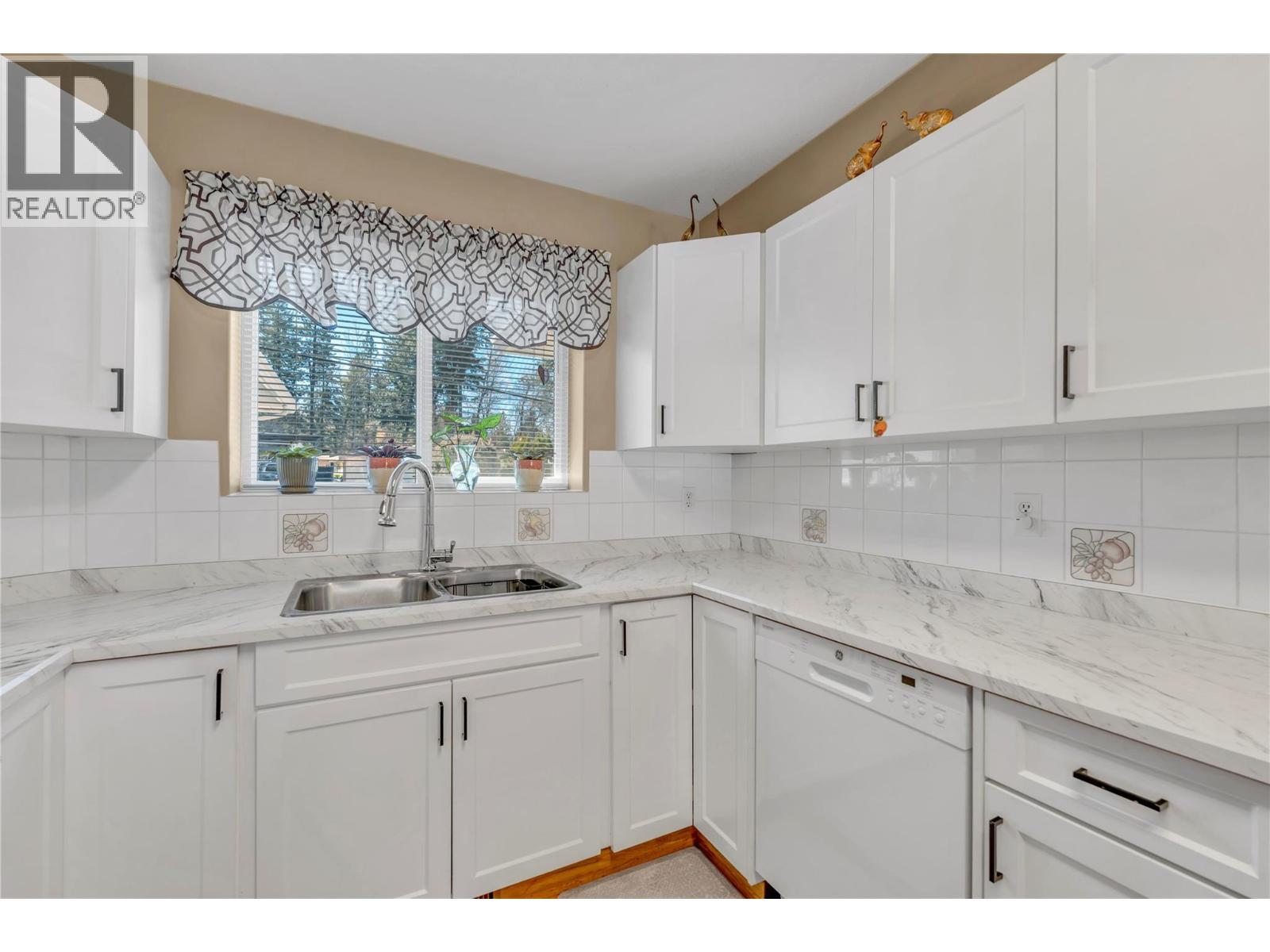 955 Robinson Avenue Unit# 102, Naramata, British Columbia  V0H 1N1 - Photo 11 - 10382147