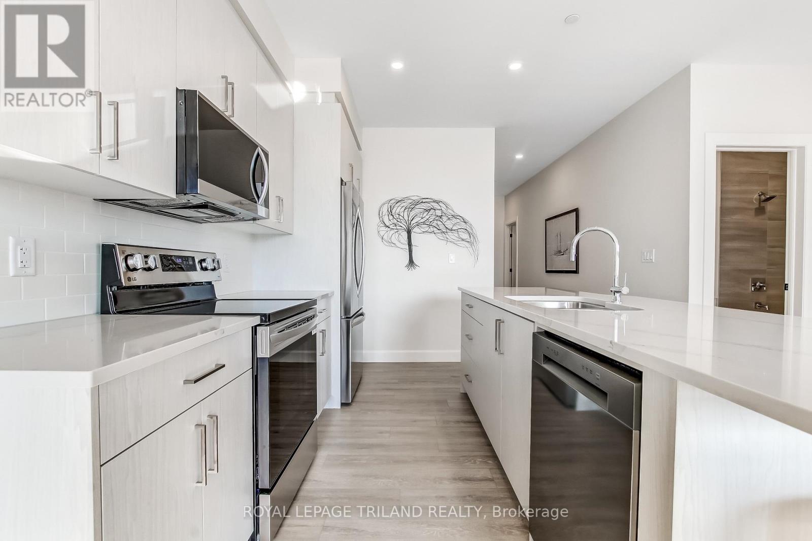 203 - 16 Compass Trail N, Central Elgin, Ontario  N5L 0A5 - Photo 4 - X13008584