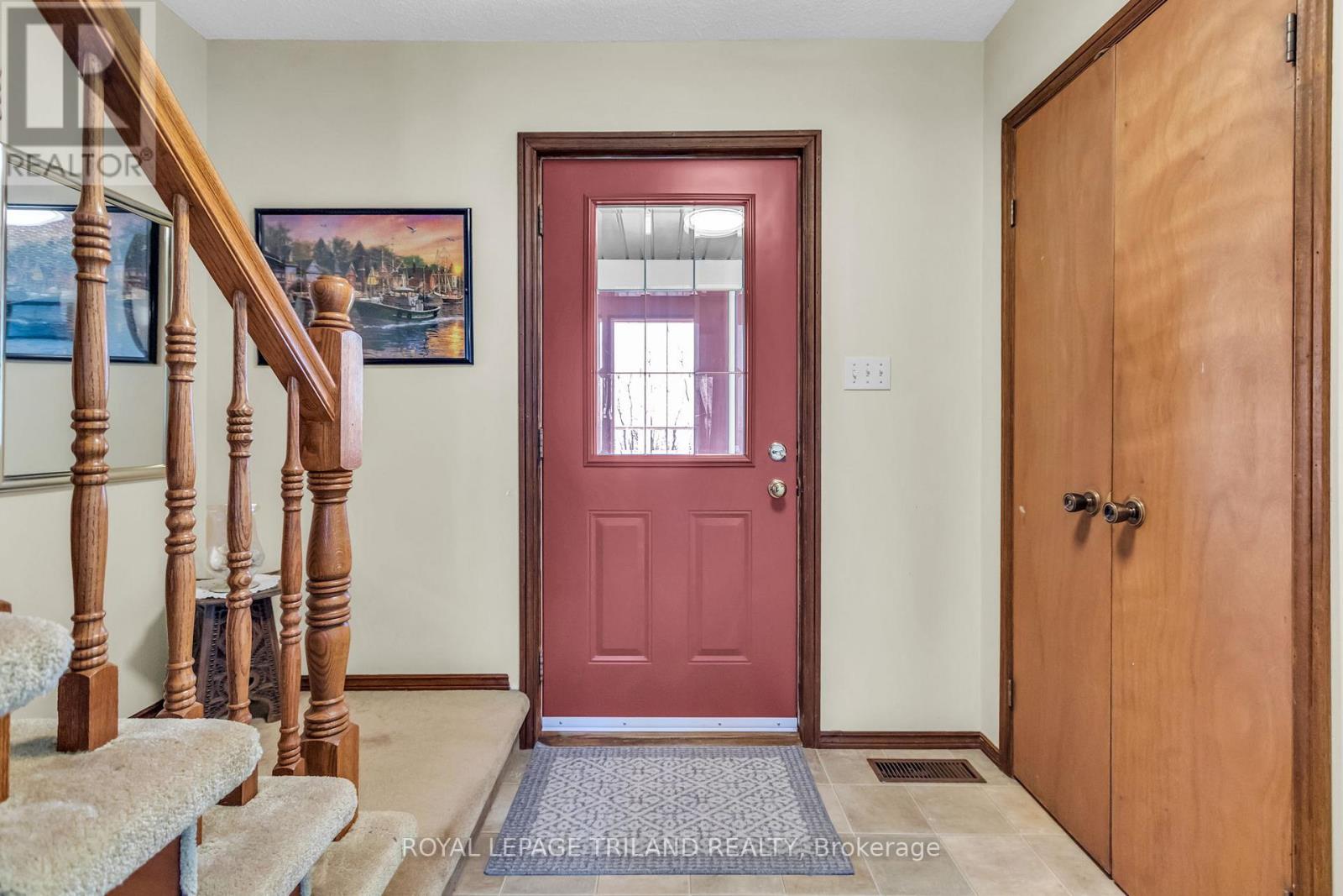 5257 Cliff Road, Lambton Shores, Ontario  N0N 1J7 - Photo 9 - X13008700