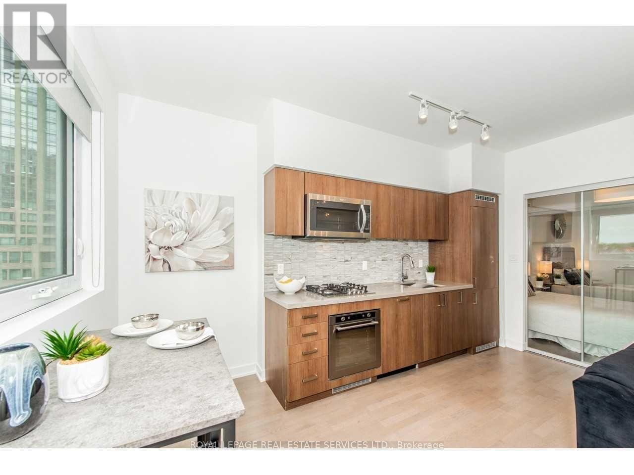 418 - 501 St Clair Avenue W, Toronto, Ontario  M5P 0A2 - Photo 8 - C13008558