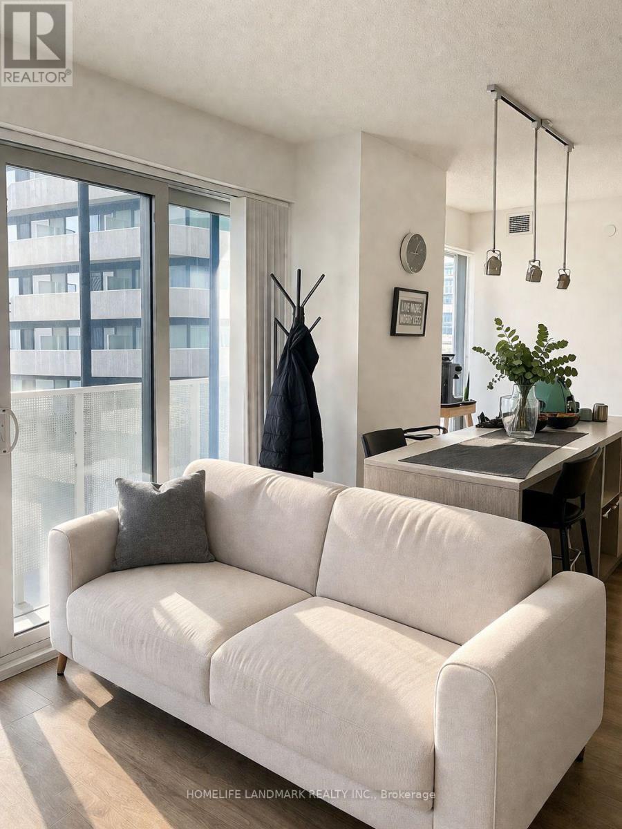 2010 - 88 HARBOUR STREET, Toronto, Ontario