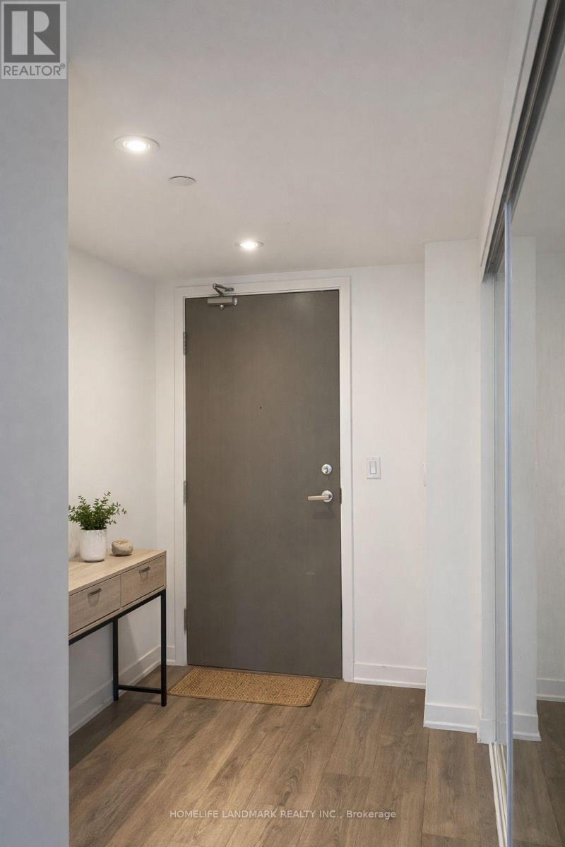 2010 - 88 Harbour Street, Toronto, Ontario  M5J 0C3 - Photo 2 - C13008632