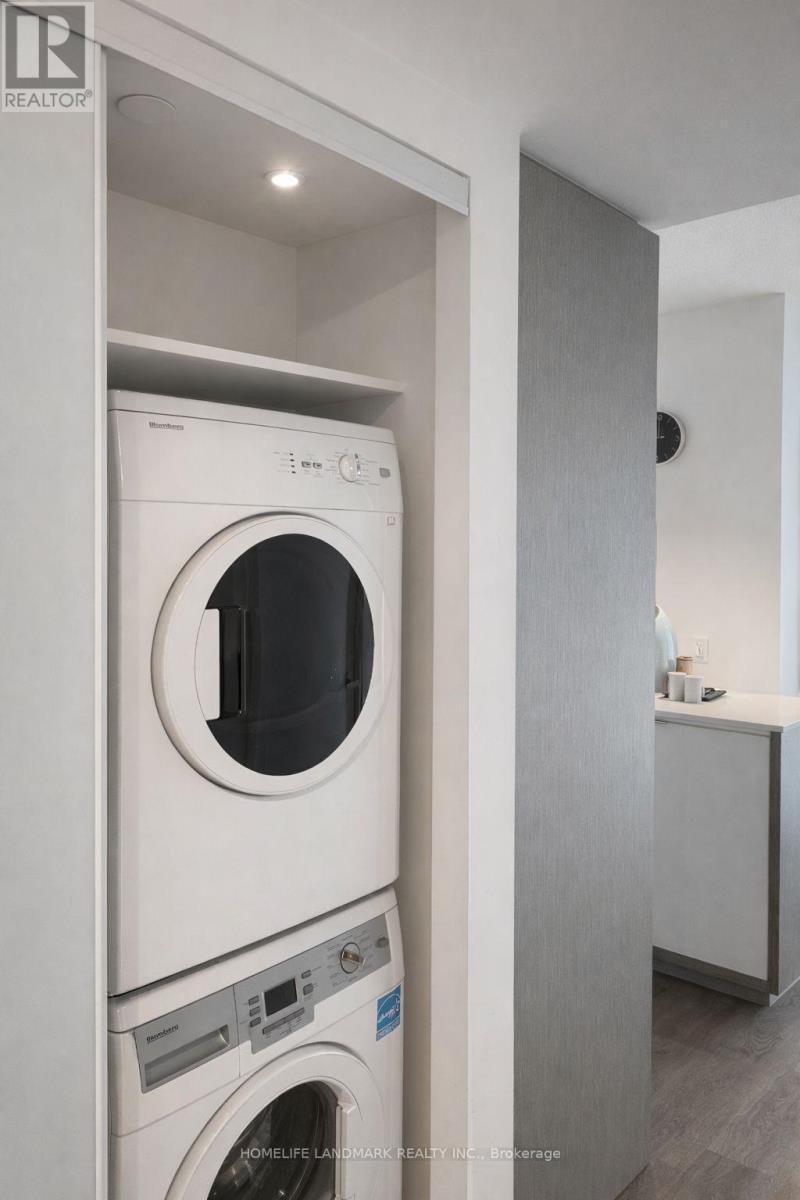 2010 - 88 Harbour Street, Toronto, Ontario  M5J 0C3 - Photo 3 - C13008632