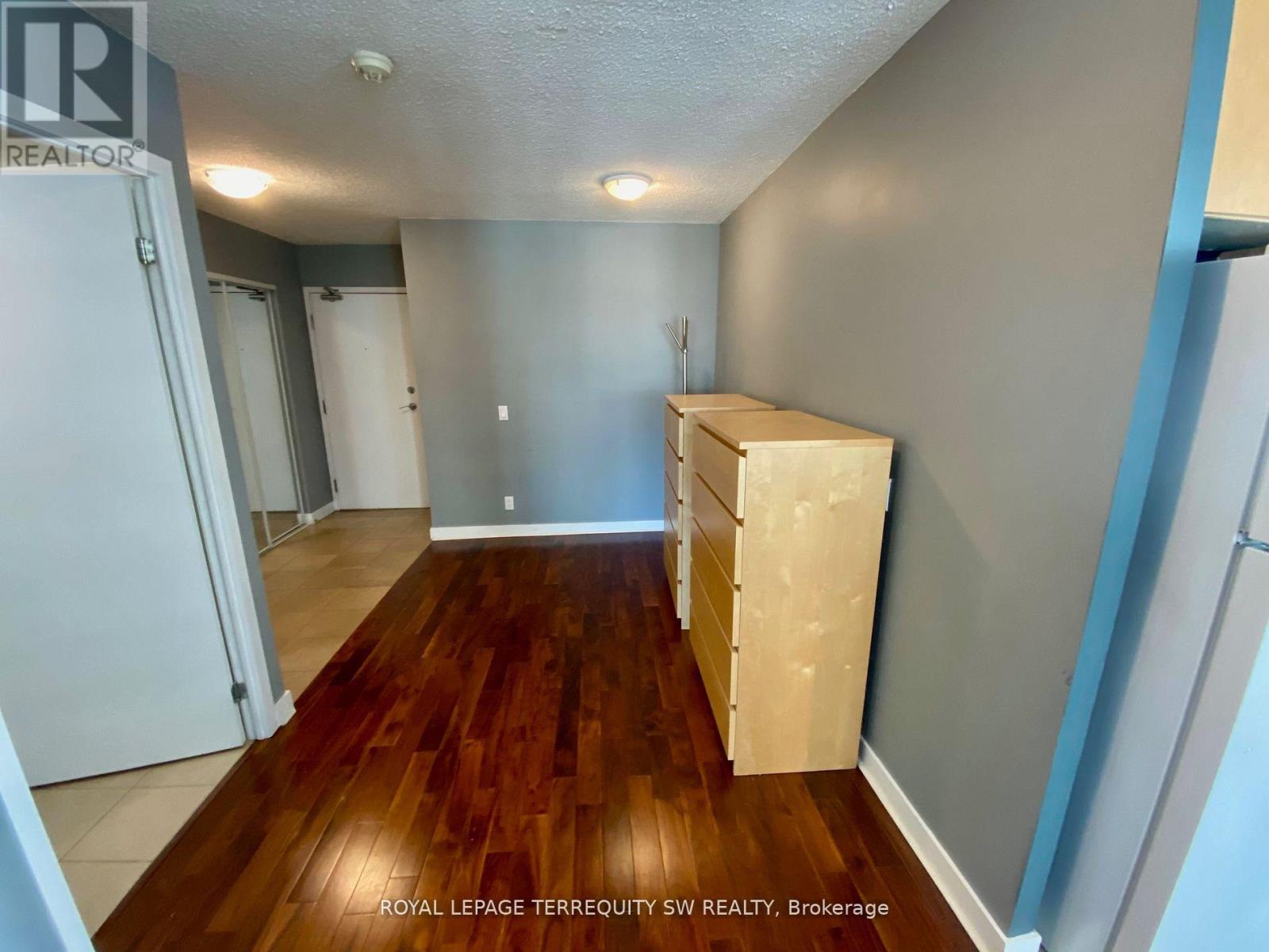 2010 - 373 Front Street W, Toronto, Ontario  M5V 3R7 - Photo 5 - C13008670