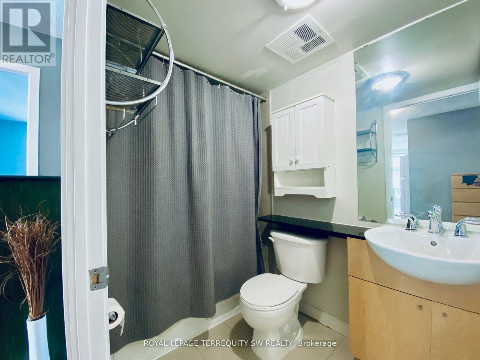 2010 - 373 Front Street W, Toronto, Ontario  M5V 3R7 - Photo 7 - C13008670