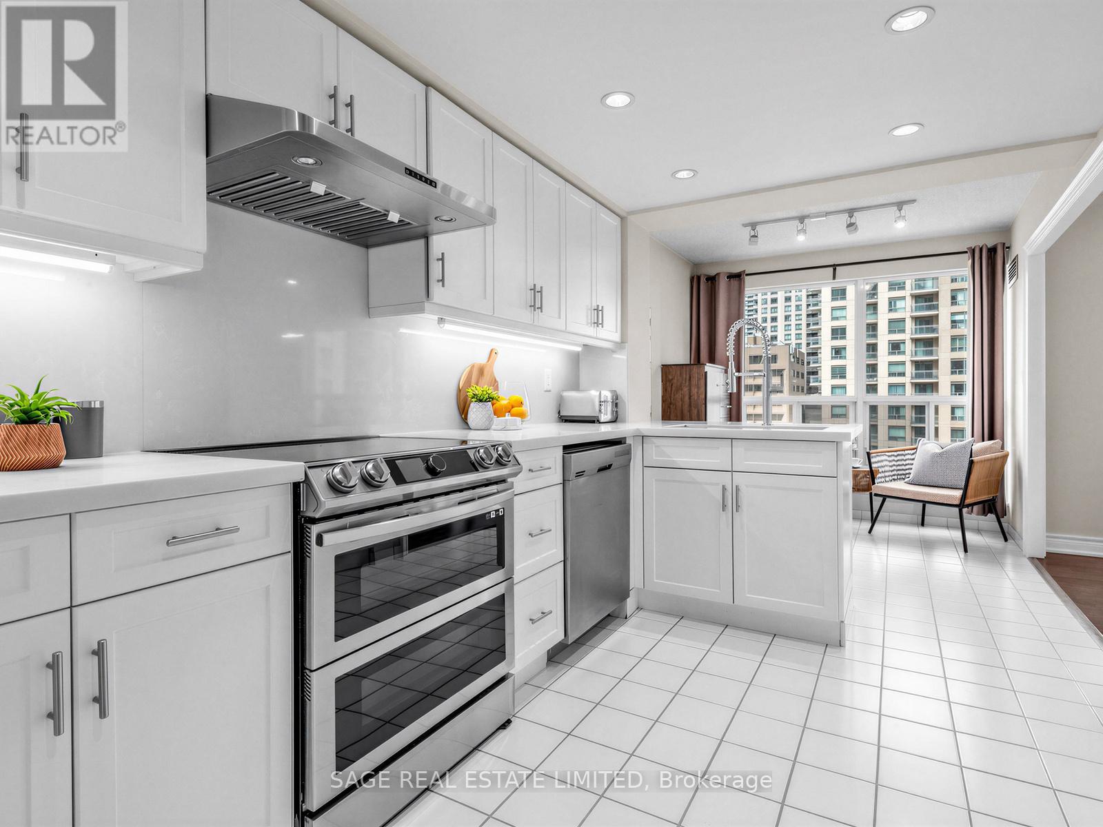 1001 - 18 Hollywood Avenue, Toronto, Ontario  M2N 6P5 - Photo 8 - C13008738