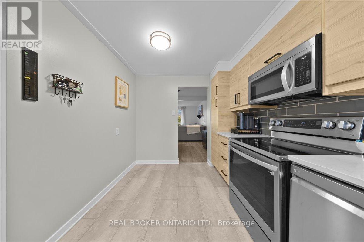 2049 Stonehenge Crescent, Ottawa, Ontario  K1B 4N7 - Photo 11 - X13008520