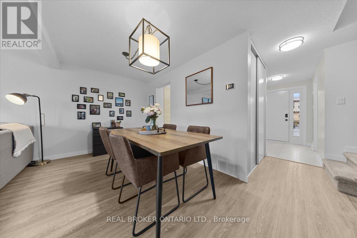 2049 Stonehenge Crescent, Ottawa, Ontario  K1B 4N7 - Photo 15 - X13008520