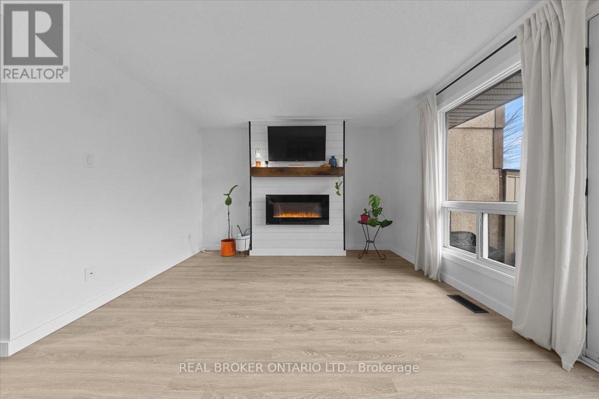 2049 Stonehenge Crescent, Ottawa, Ontario  K1B 4N7 - Photo 18 - X13008520