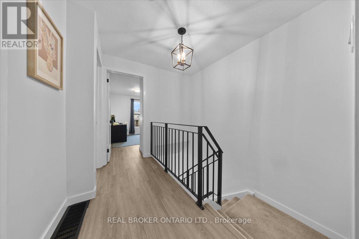 2049 Stonehenge Crescent, Ottawa, Ontario  K1B 4N7 - Photo 21 - X13008520