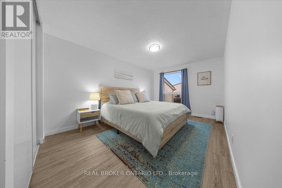 2049 Stonehenge Crescent, Ottawa, Ontario  K1B 4N7 - Photo 24 - X13008520