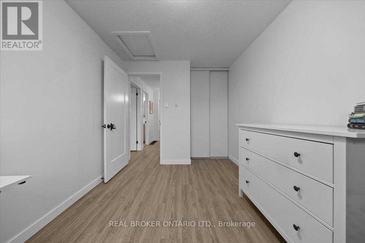 2049 Stonehenge Crescent, Ottawa, Ontario  K1B 4N7 - Photo 27 - X13008520