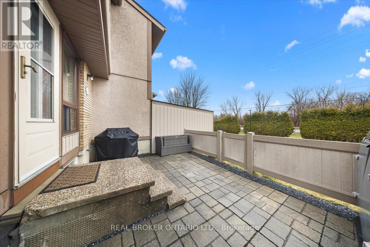 2049 Stonehenge Crescent, Ottawa, Ontario  K1B 4N7 - Photo 36 - X13008520