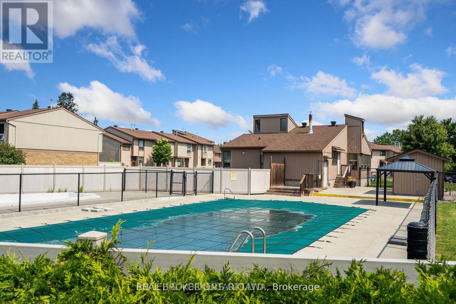 2049 Stonehenge Crescent, Ottawa, Ontario  K1B 4N7 - Photo 38 - X13008520