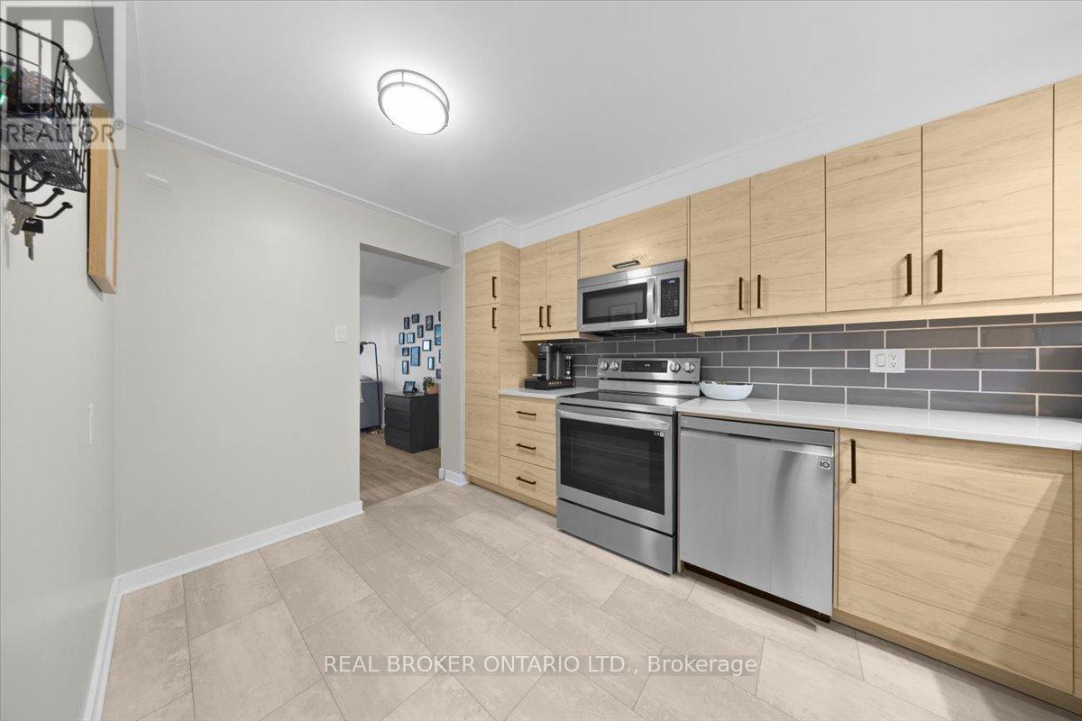 2049 Stonehenge Crescent, Ottawa, Ontario  K1B 4N7 - Photo 7 - X13008520