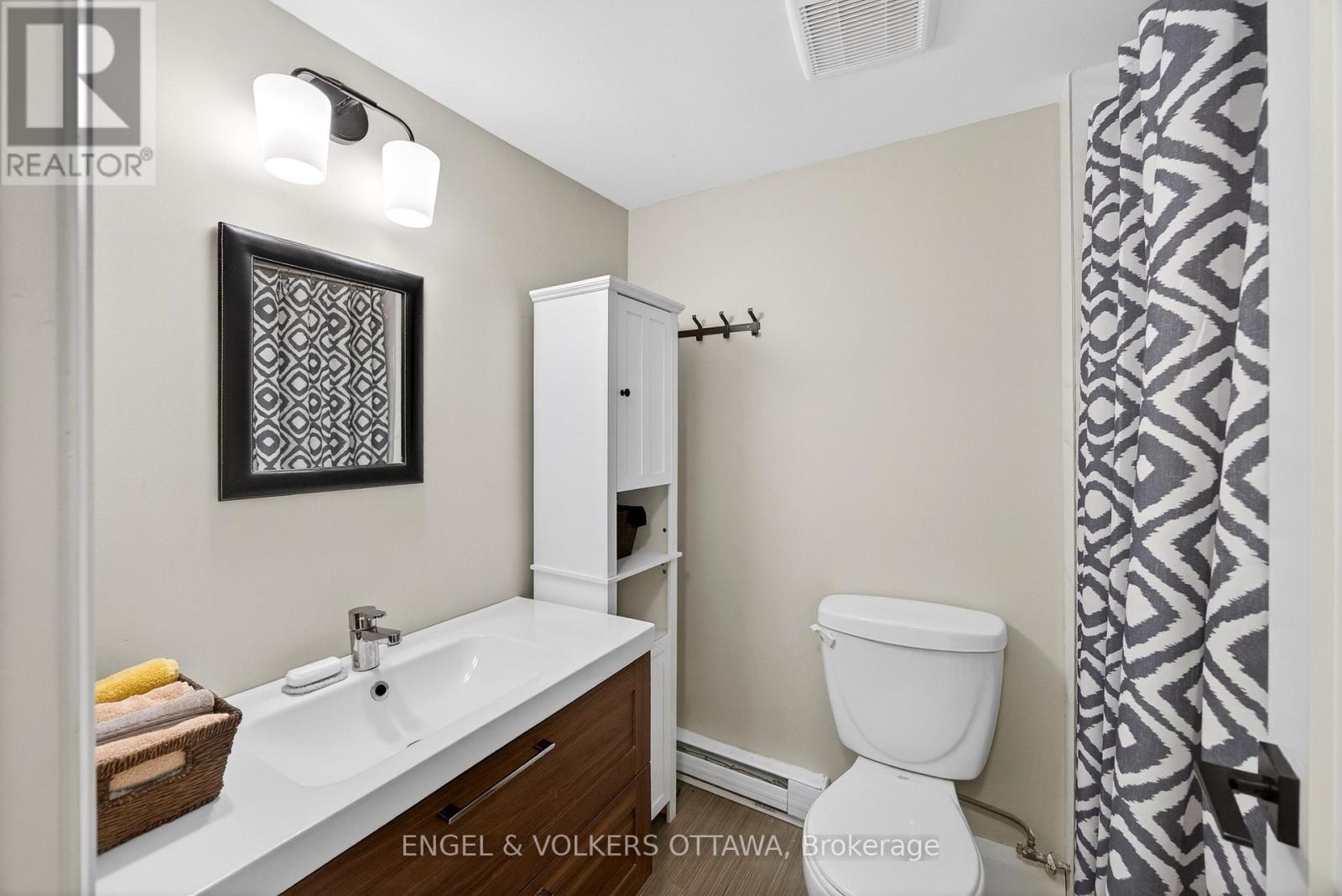 B - 35 Robinson Avenue, Ottawa, Ontario  K1N 8N8 - Photo 16 - X13008708