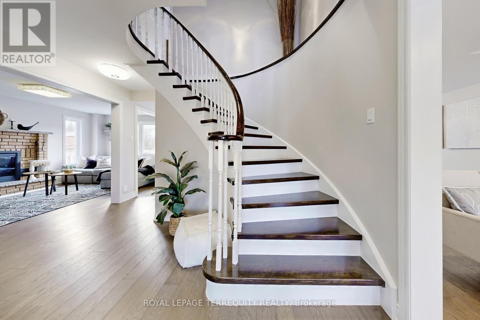 35 William Stephenson Drive, Whitby, Ontario  L1N 8J5 - Photo 3 - E13008618