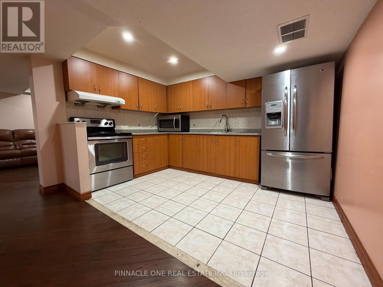 564 Military Trail, Toronto, Ontario  M1E 5A9 - Photo 2 - E13008728