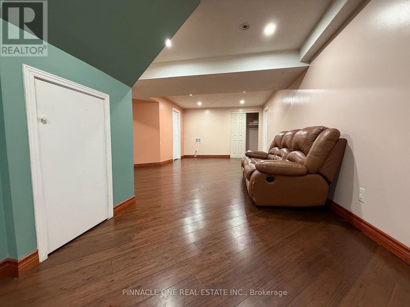 564 Military Trail, Toronto, Ontario  M1E 5A9 - Photo 8 - E13008728