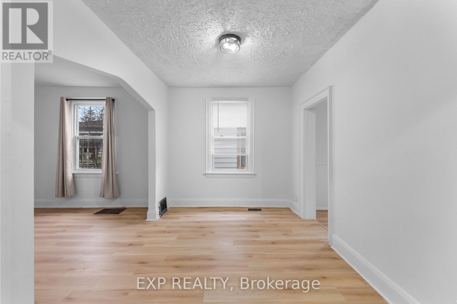 1 - 6367 High Street, Niagara Falls, Ontario  L2G 1M9 - Photo 4 - X13008516