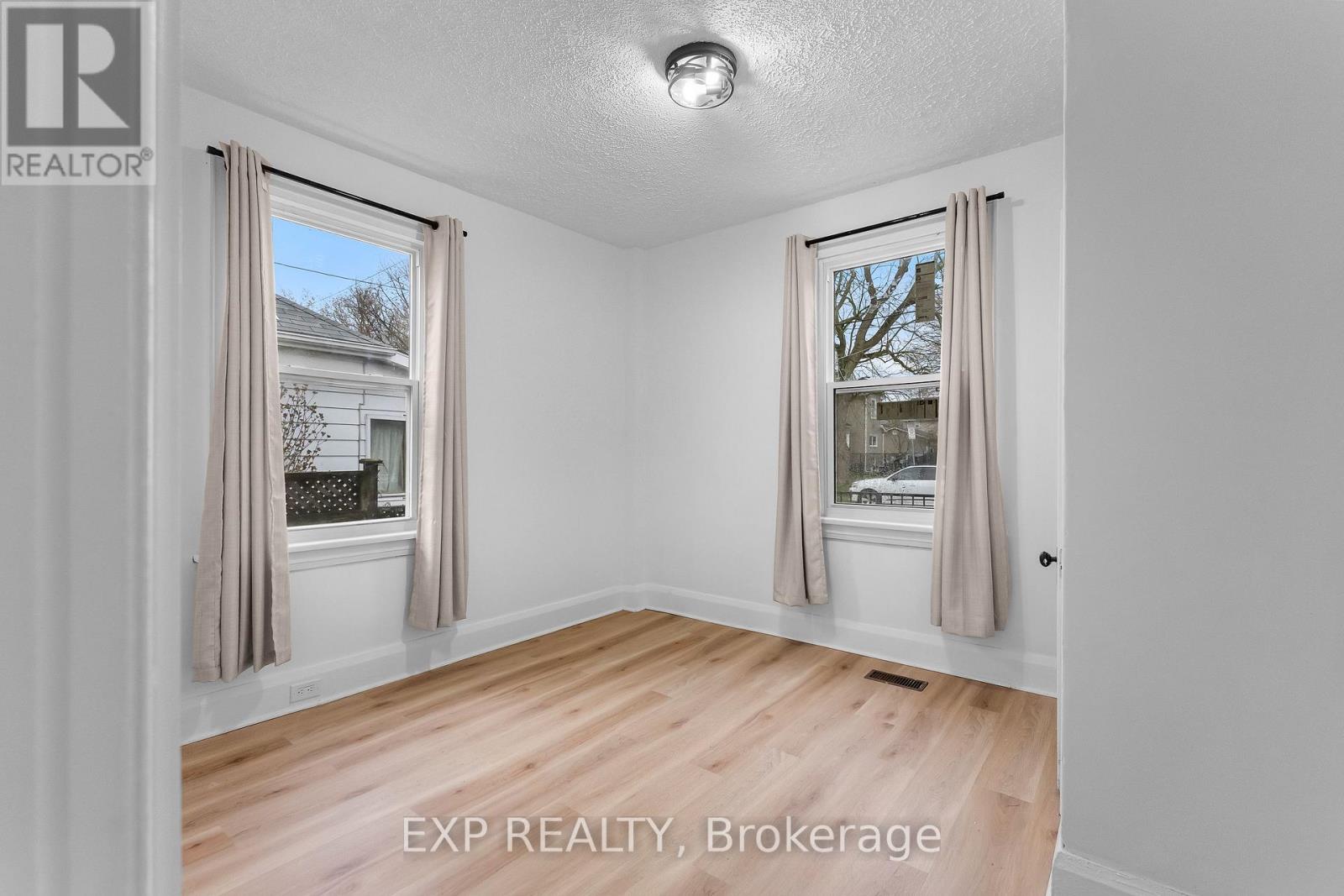 1 - 6367 High Street, Niagara Falls, Ontario  L2G 1M9 - Photo 6 - X13008516