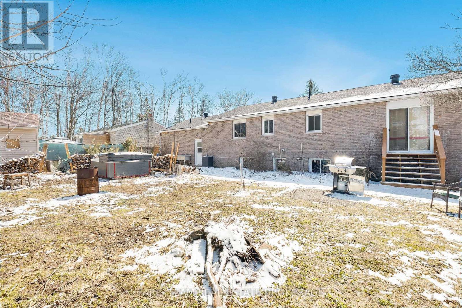 706 James Street, Innisfil, Ontario  L9S 2G7 - Photo 35 - N12975764