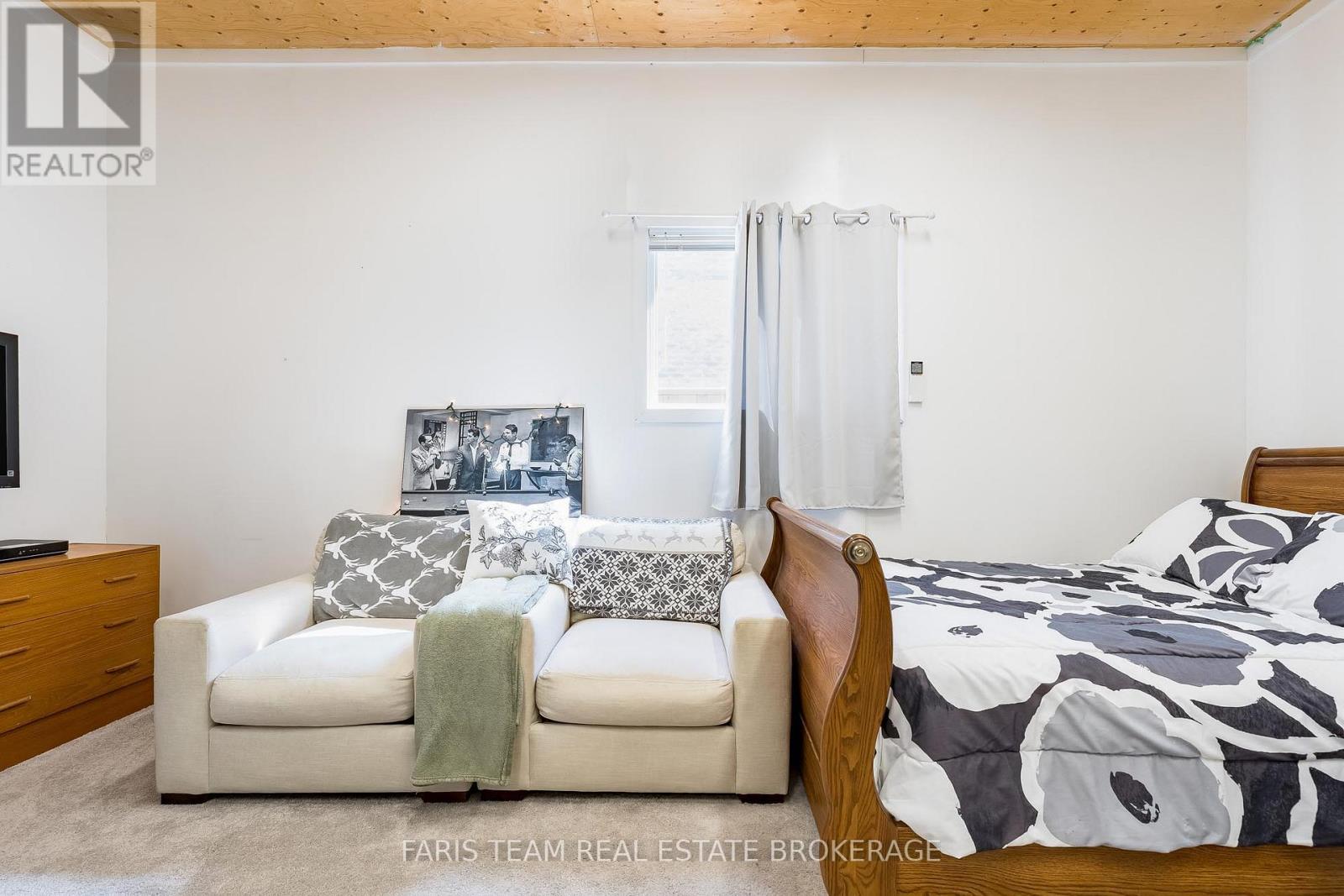 706 James Street, Innisfil, Ontario  L9S 2G7 - Photo 20 - N12975764