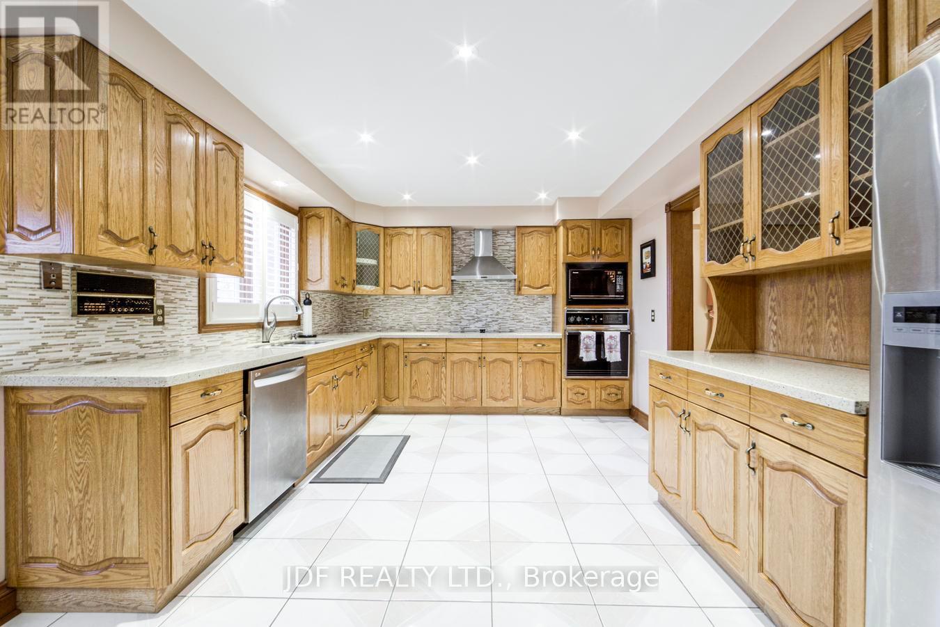 24 Whalen Court, Richmond Hill, Ontario  L4C 9T4 - Photo 14 - N13008532