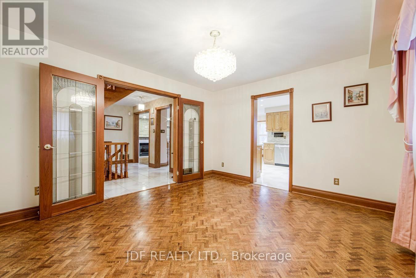 24 Whalen Court, Richmond Hill, Ontario  L4C 9T4 - Photo 17 - N13008532