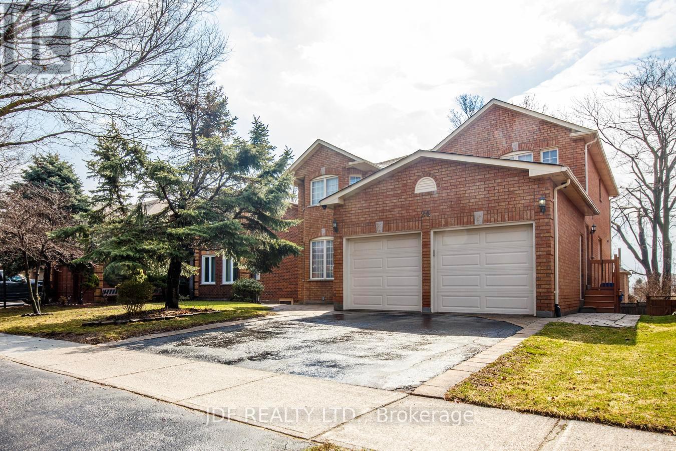 24 Whalen Court, Richmond Hill, Ontario  L4C 9T4 - Photo 2 - N13008532