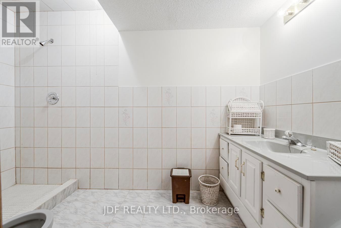 24 Whalen Court, Richmond Hill, Ontario  L4C 9T4 - Photo 41 - N13008532