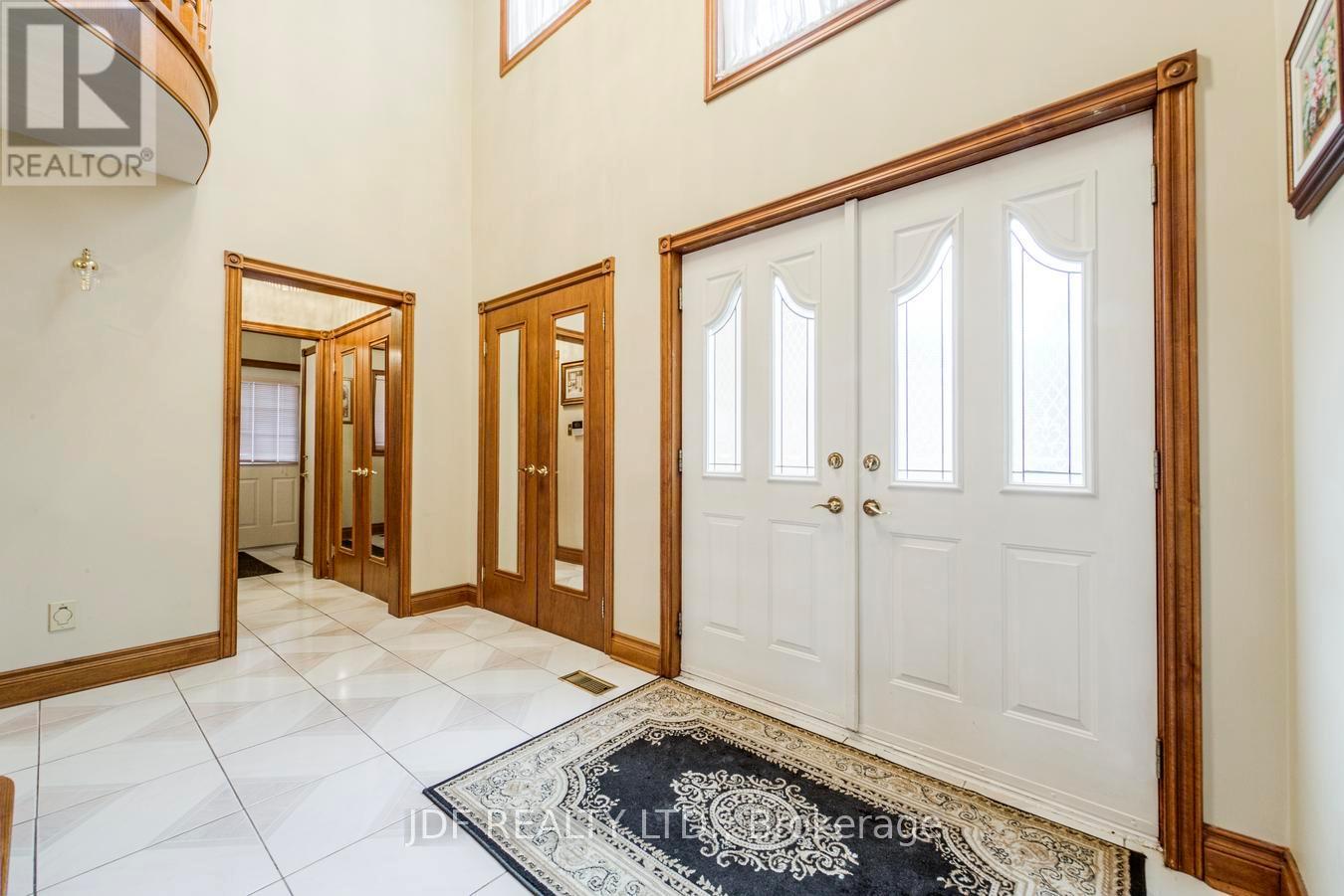 24 Whalen Court, Richmond Hill, Ontario  L4C 9T4 - Photo 5 - N13008532