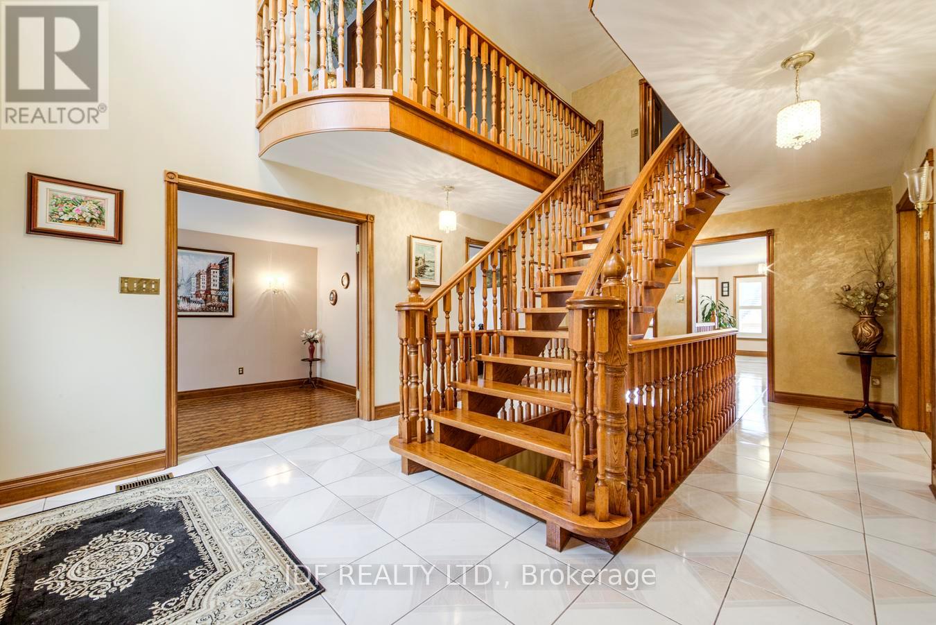 24 Whalen Court, Richmond Hill, Ontario  L4C 9T4 - Photo 6 - N13008532