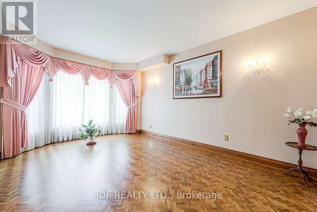 24 Whalen Court, Richmond Hill, Ontario  L4C 9T4 - Photo 7 - N13008532