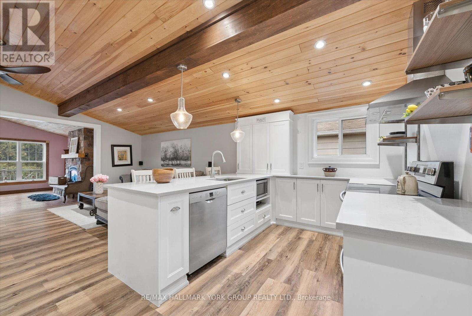 836 Crescent Beach Road, Georgina, Ontario  L4P 3E9 - Photo 16 - N13008542