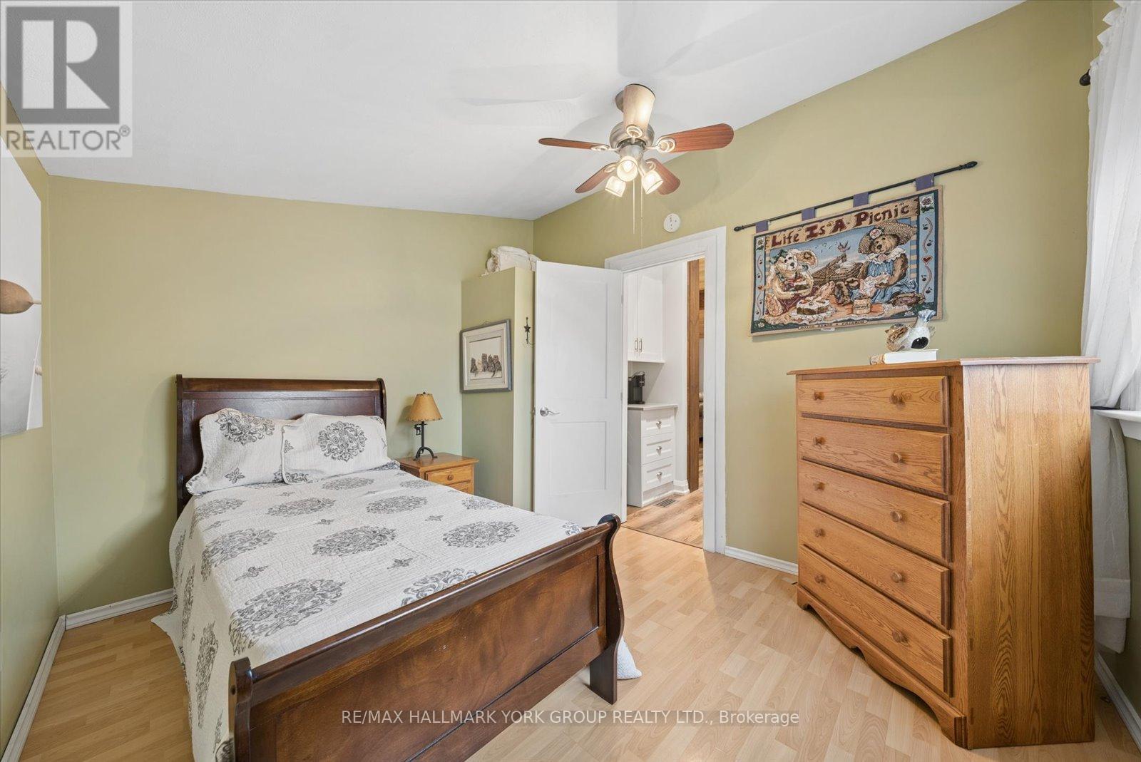 836 Crescent Beach Road, Georgina, Ontario  L4P 3E9 - Photo 22 - N13008542