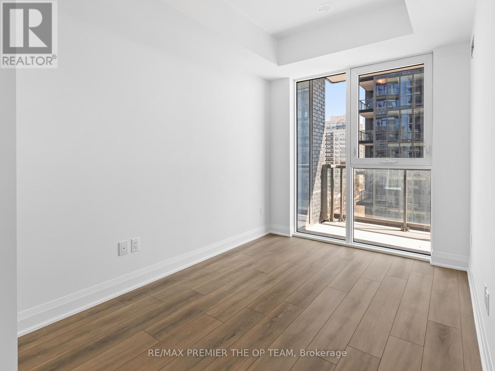 817 - 10 Gatineau Drive, Vaughan, Ontario  L4J 0L2 - Photo 3 - N13008676