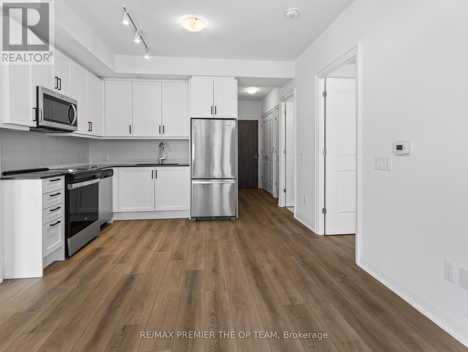 817 - 10 Gatineau Drive, Vaughan, Ontario  L4J 0L2 - Photo 4 - N13008676