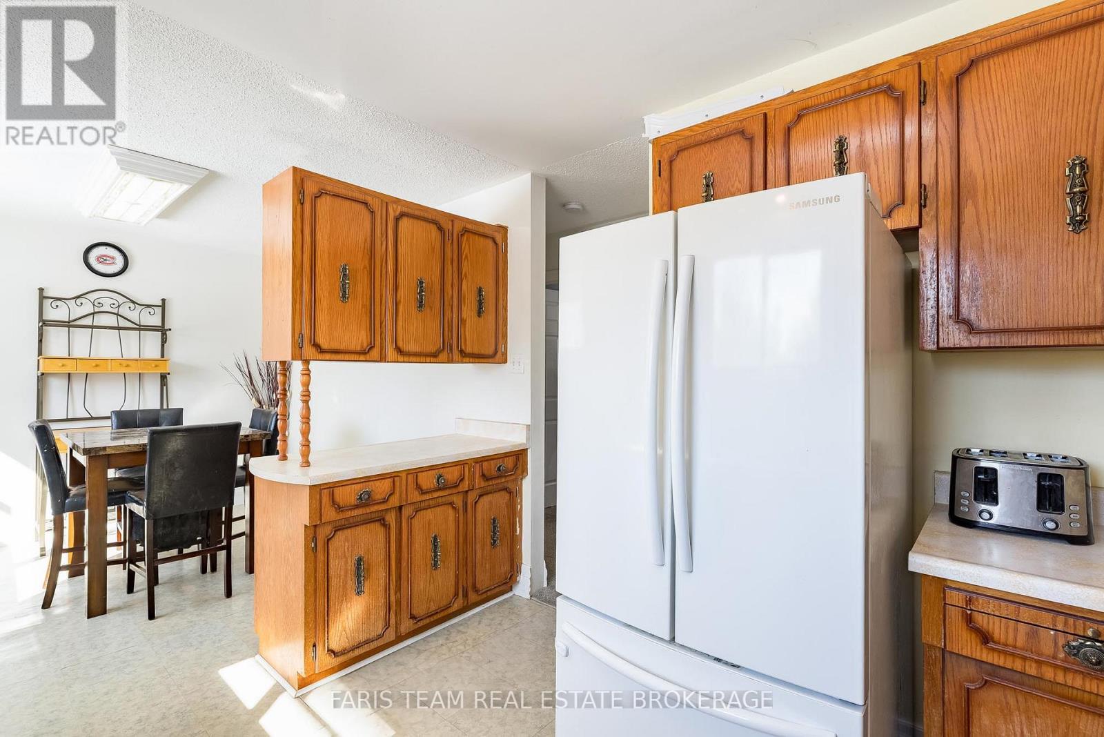 706 James Street, Innisfil, Ontario  L9S 2G7 - Photo 7 - N12975764