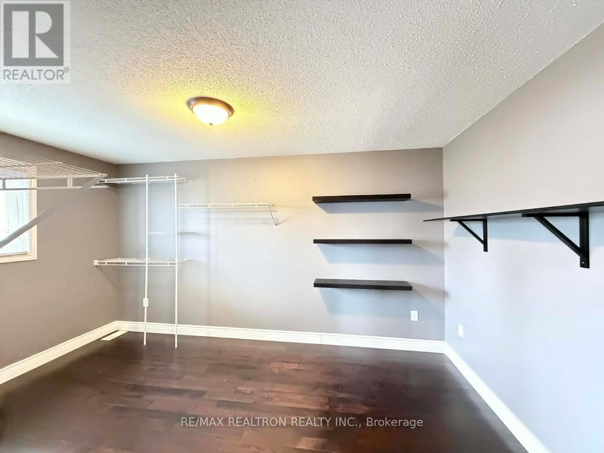 416 Mapleton Avenue, Barrie, Ontario  L4N 0Z9 - Photo 10 - S13008736