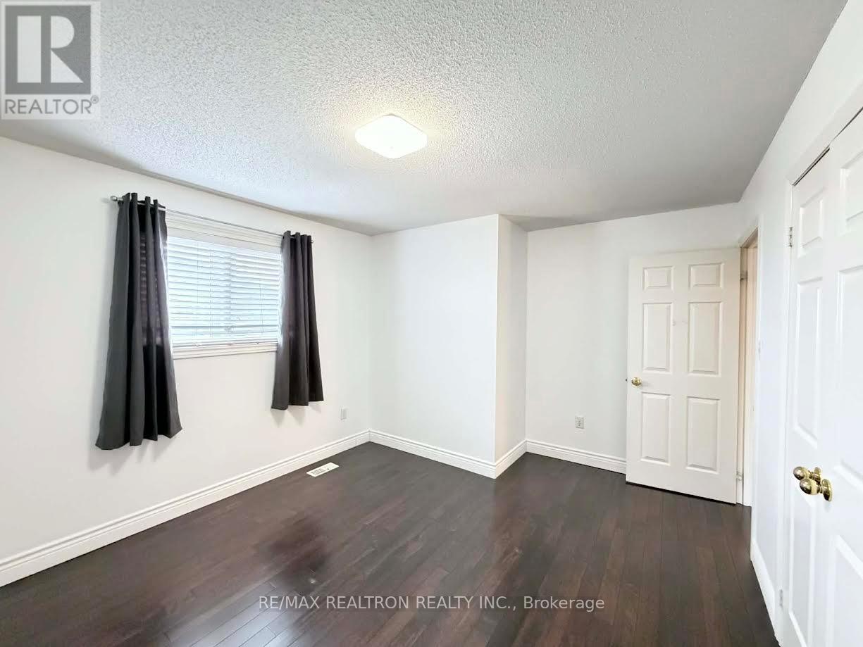 416 Mapleton Avenue, Barrie, Ontario  L4N 0Z9 - Photo 5 - S13008736