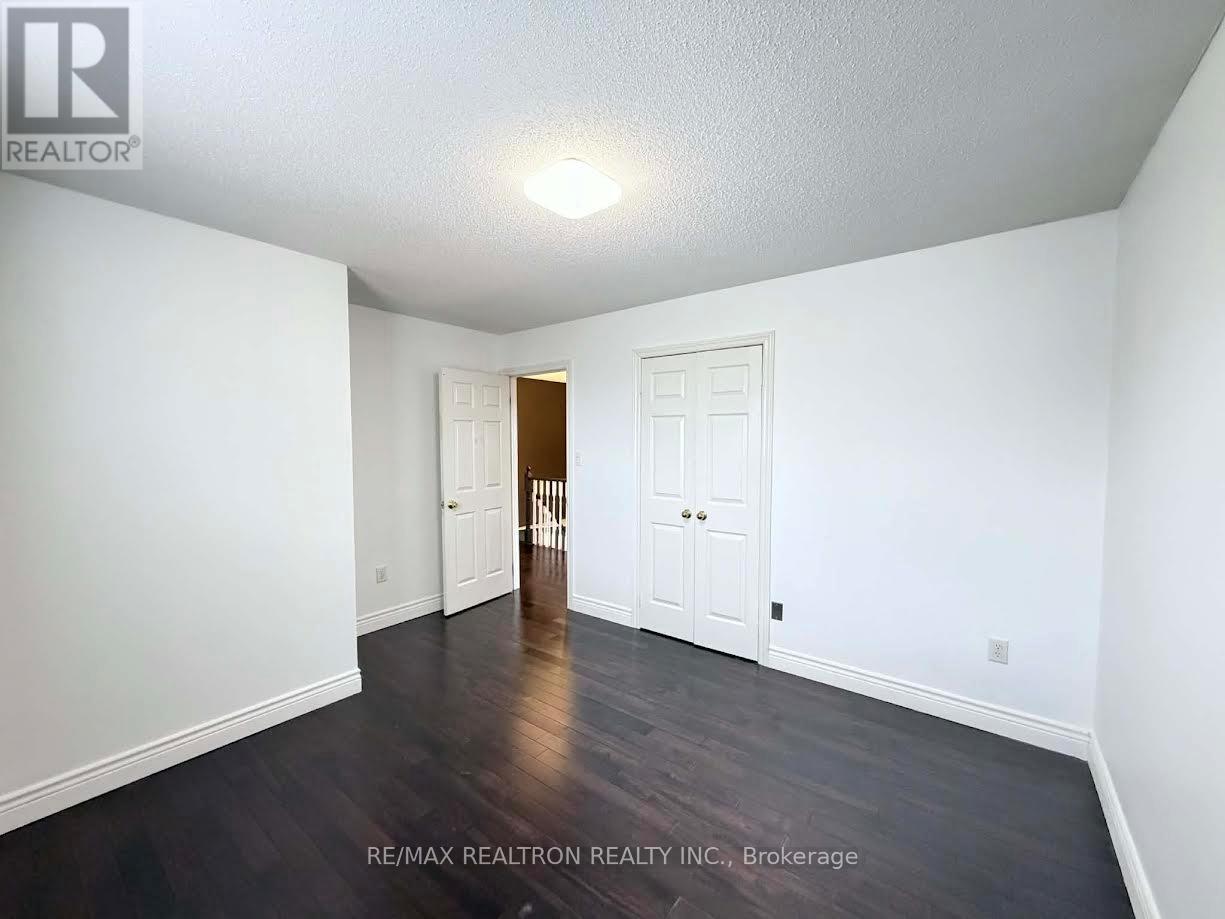 416 Mapleton Avenue, Barrie, Ontario  L4N 0Z9 - Photo 6 - S13008736