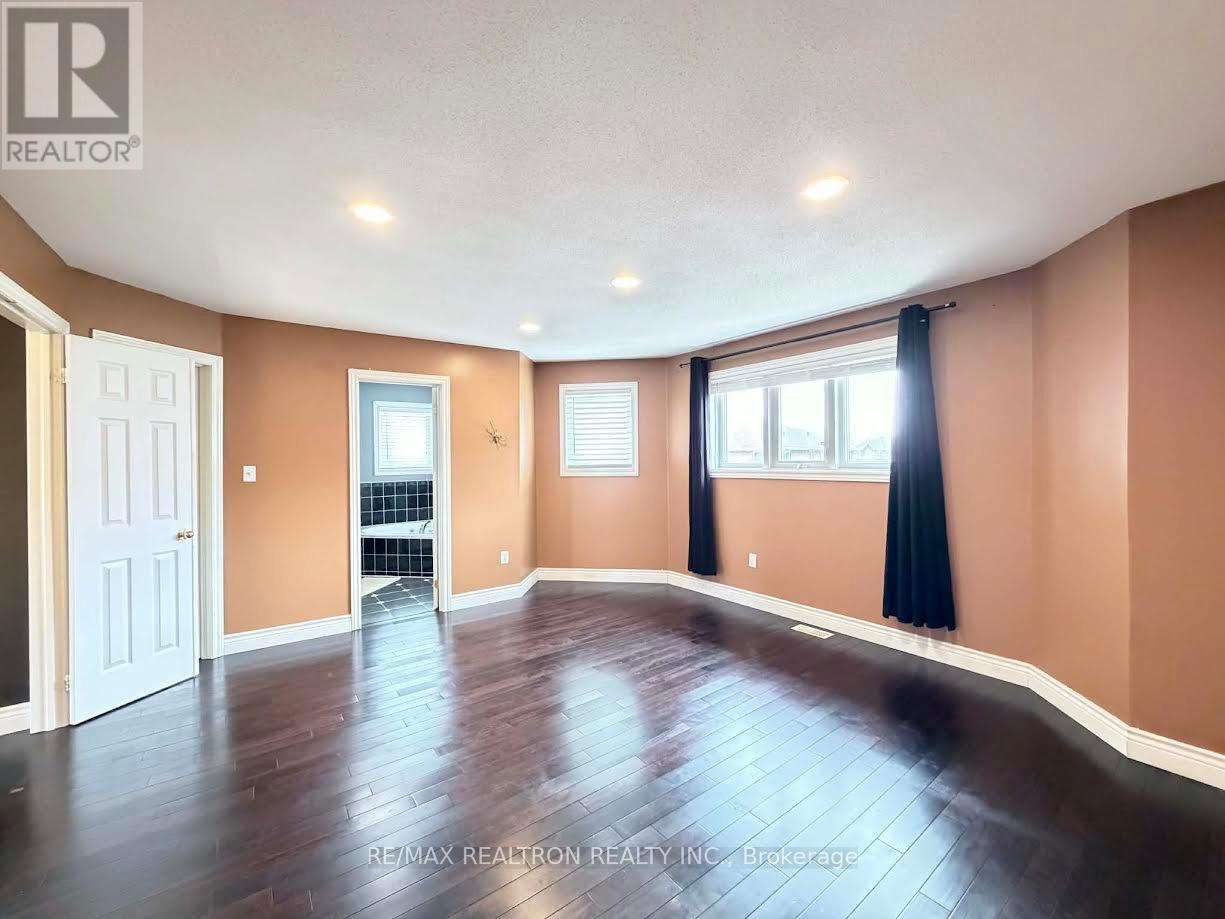 416 Mapleton Avenue, Barrie, Ontario  L4N 0Z9 - Photo 9 - S13008736