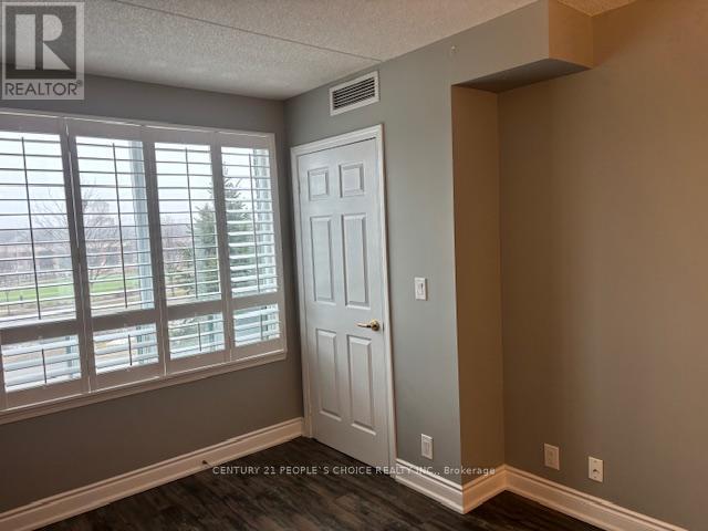 211 - 65 Via Rosedale, Brampton, Ontario  L6R 3N8 - Photo 16 - W12877032