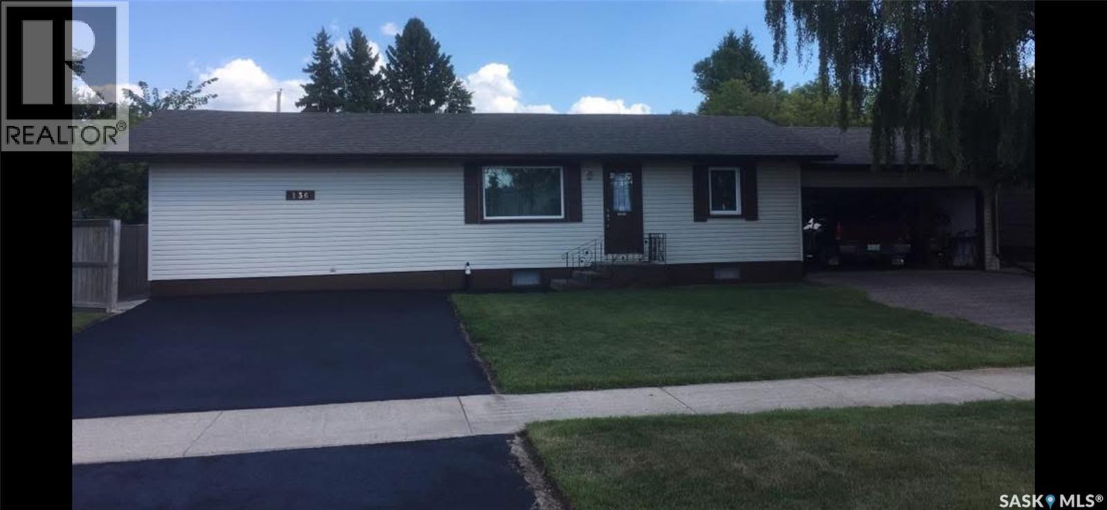 136 6th Street, Humboldt, Saskatchewan  S0K 2A0 - Photo 2 - SK033067