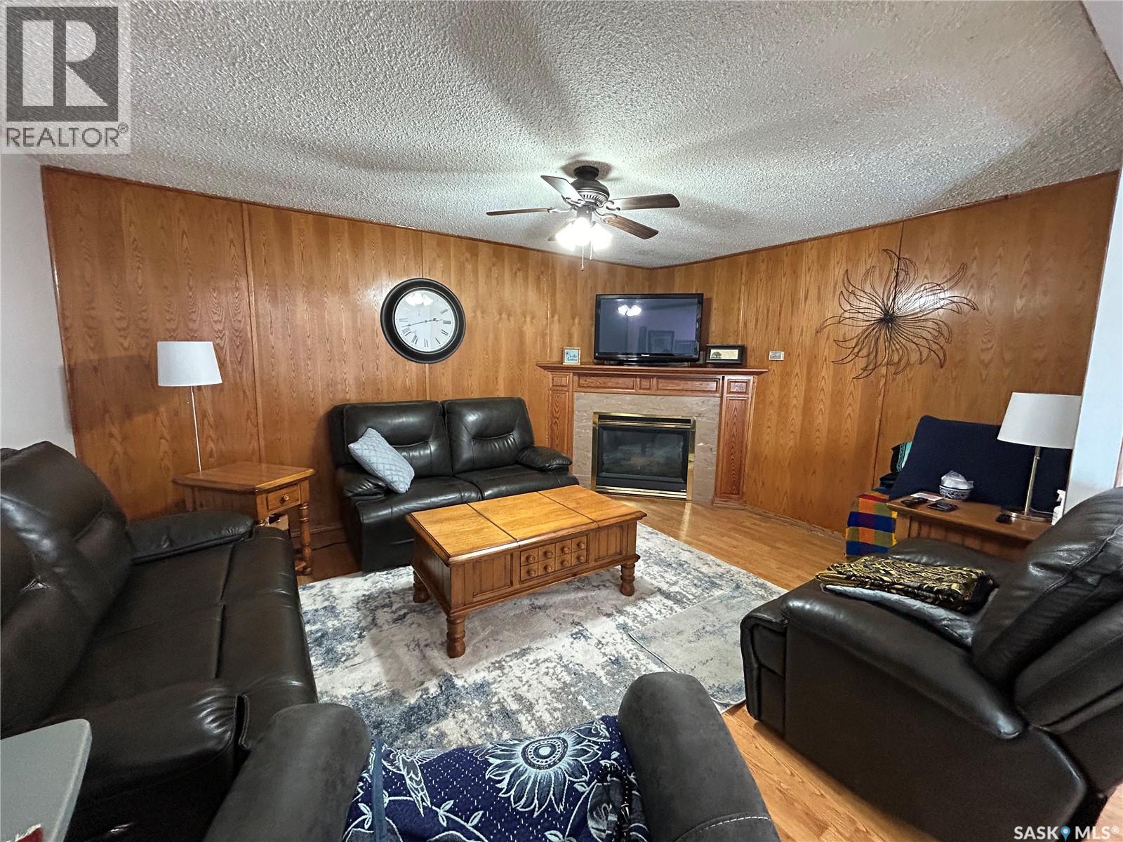 136 6th Street, Humboldt, Saskatchewan  S0K 2A0 - Photo 3 - SK033067