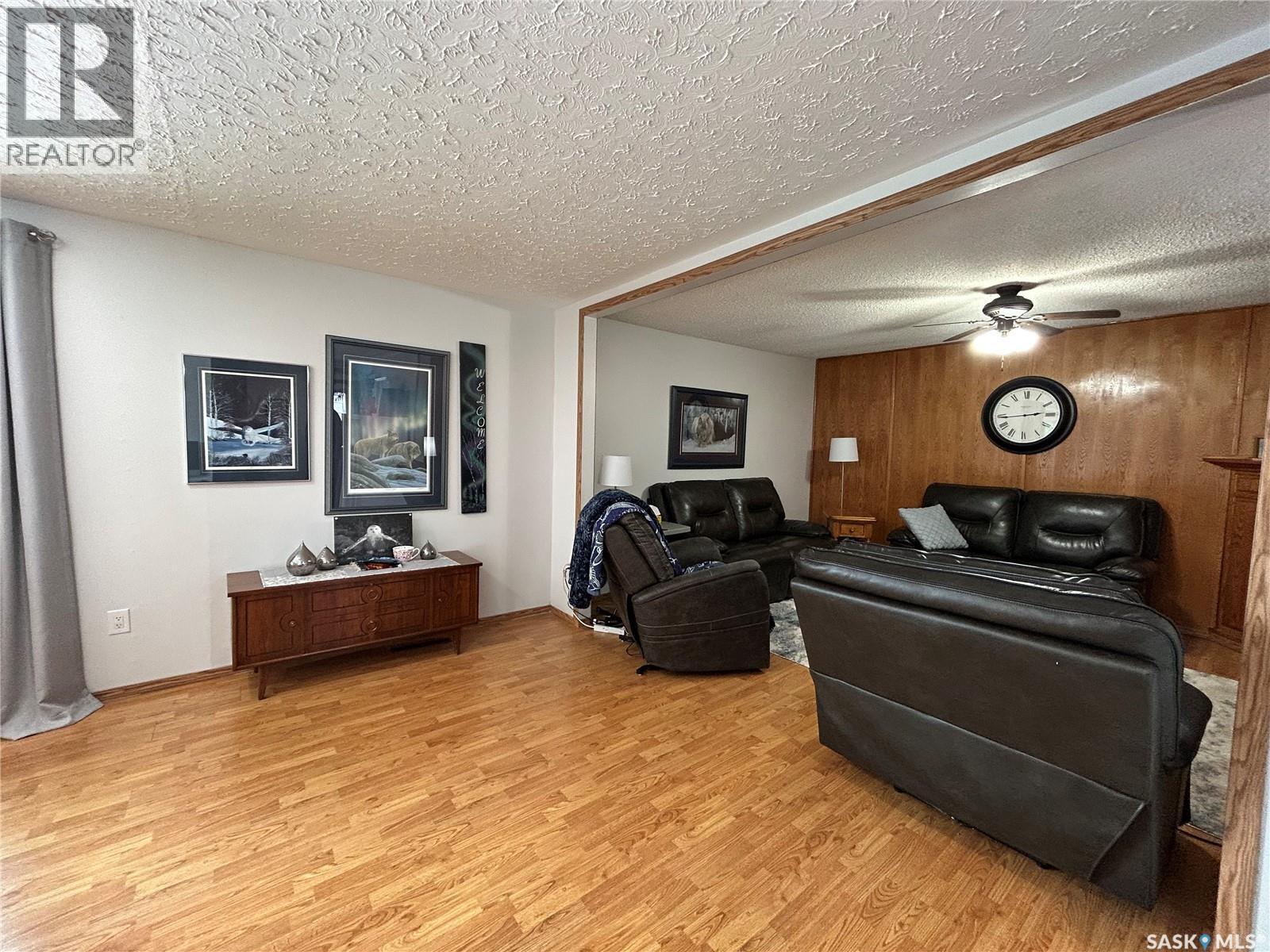 136 6th Street, Humboldt, Saskatchewan  S0K 2A0 - Photo 5 - SK033067