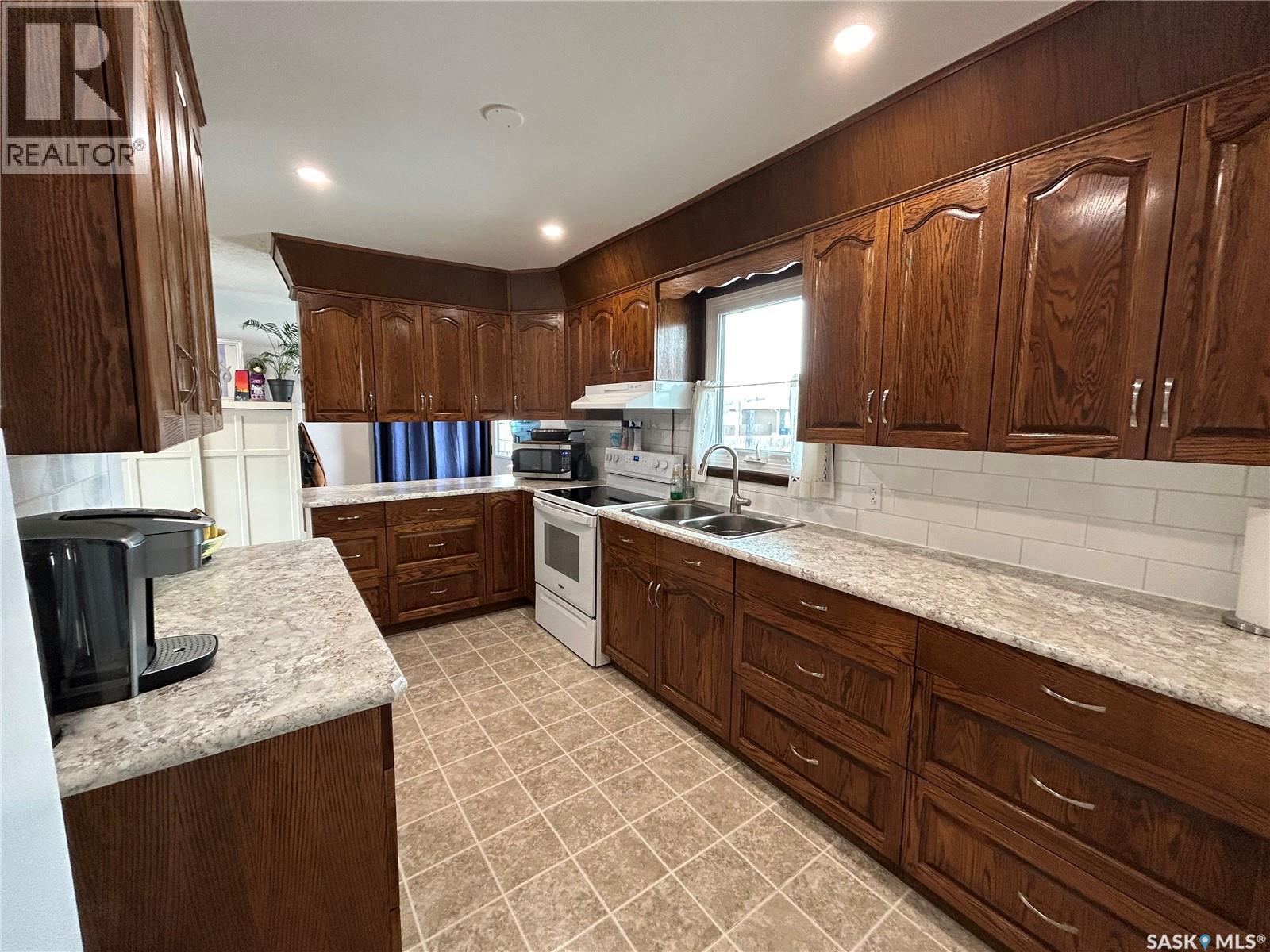 136 6th Street, Humboldt, Saskatchewan  S0K 2A0 - Photo 17 - SK033067