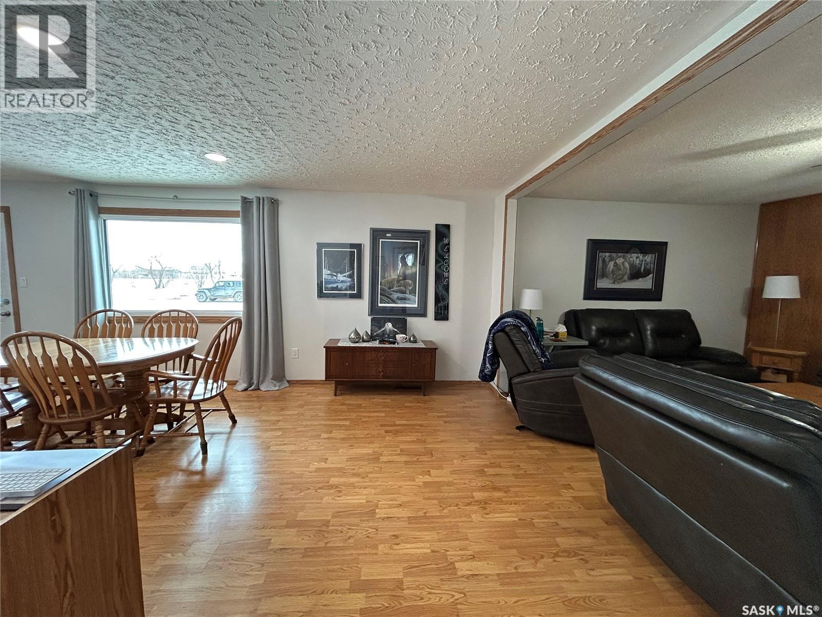 136 6th Street, Humboldt, Saskatchewan  S0K 2A0 - Photo 6 - SK033067